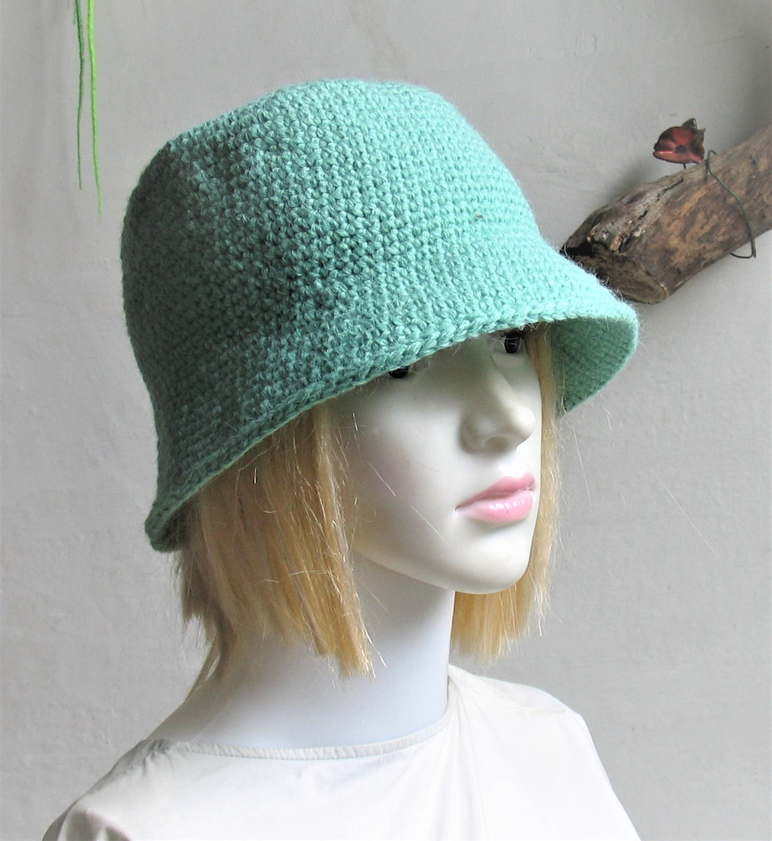 Hoooked  DIY Crochet Kit Summer Hat Nice Lush Mint